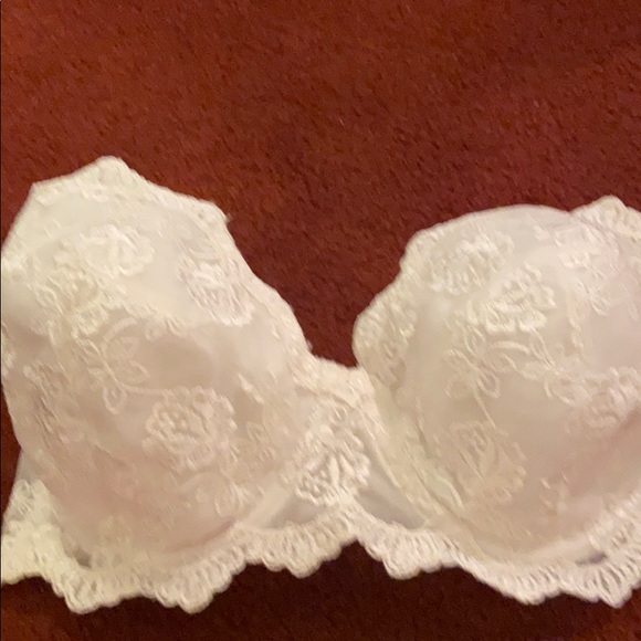 Victoria’s Secret strapless bra.